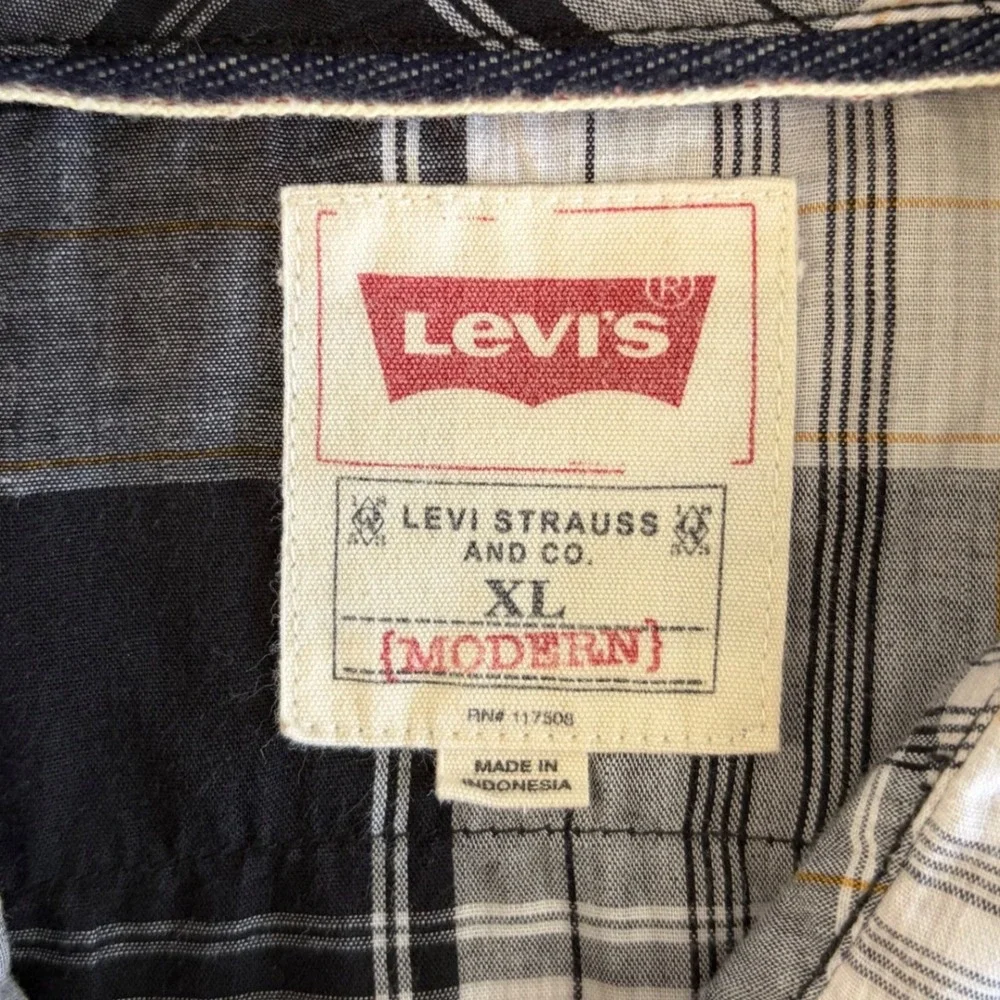 Levis Mens XL Modern Western Pearl Snap Front Plaid Shirt Cowboy Vintage Style